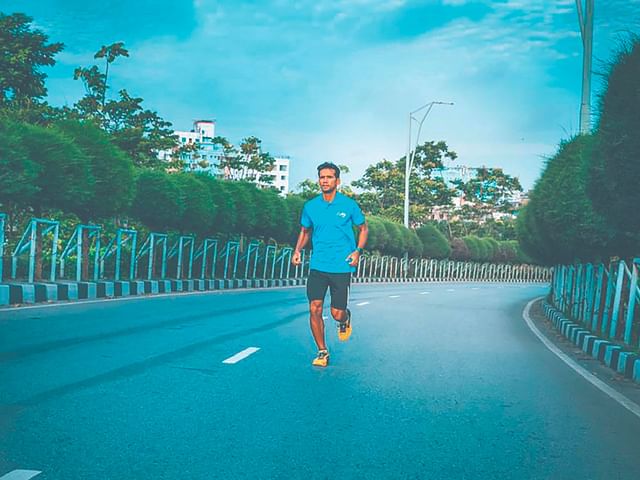 ফিট থাকা তো বটেই, চাইলে লম্বা দৌড়, সাইক্লিং, সাঁতার সবই সম্ভব সবার পক্ষে।